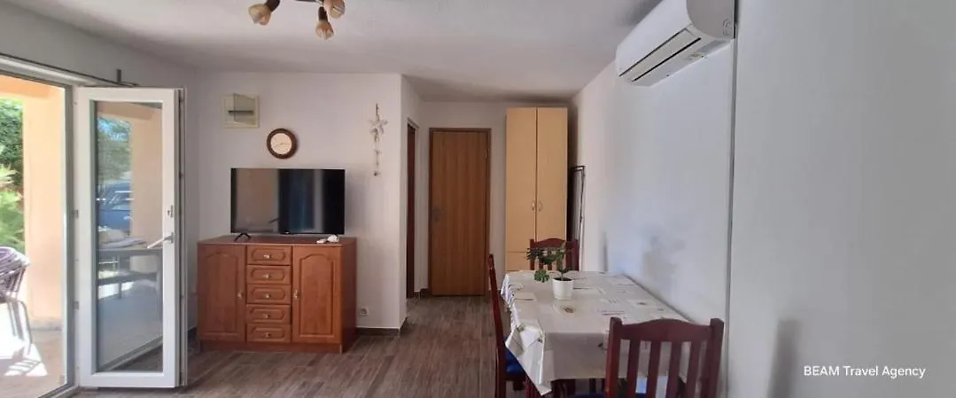 아파트 Apartements Maslina 비르 크로아티아